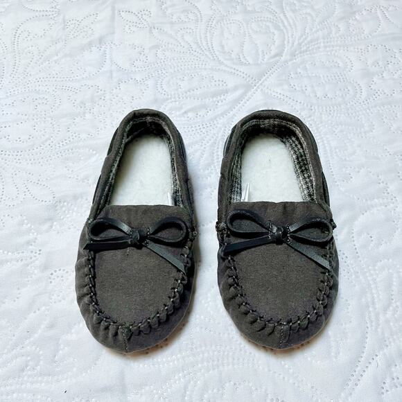 Fleece Lined Solid Slippers Size 8 - Picture 2 of 9